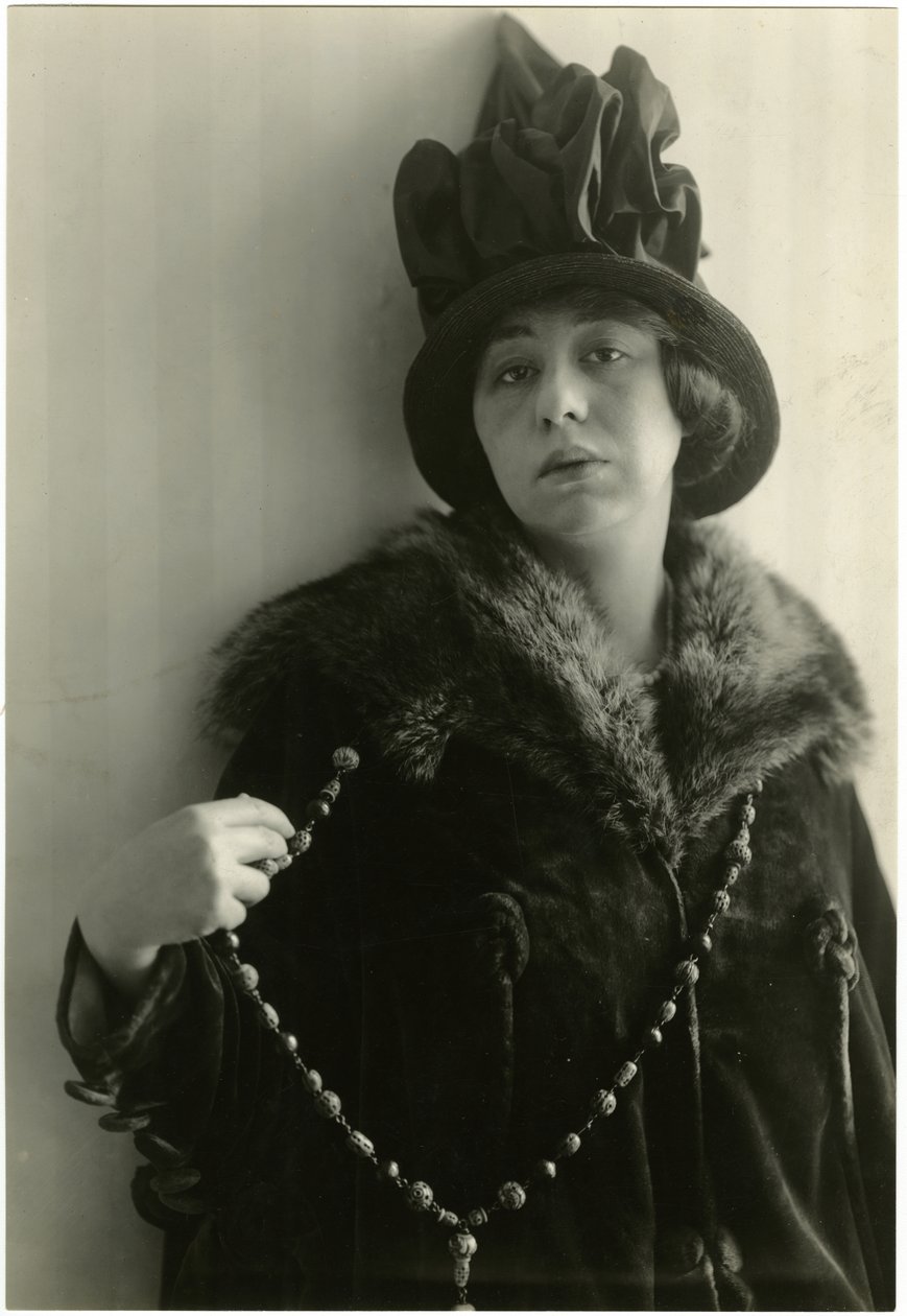 Zoë Akins, auteur van Déclassée, c.1905-40 door Jessie Tarbox Beals