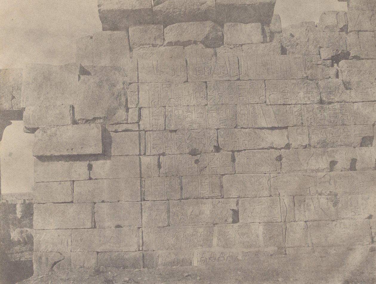 [Karnac, Hypostyle Hal, Zuidelijke Muur (Buitenkant) door John Beasley Greene