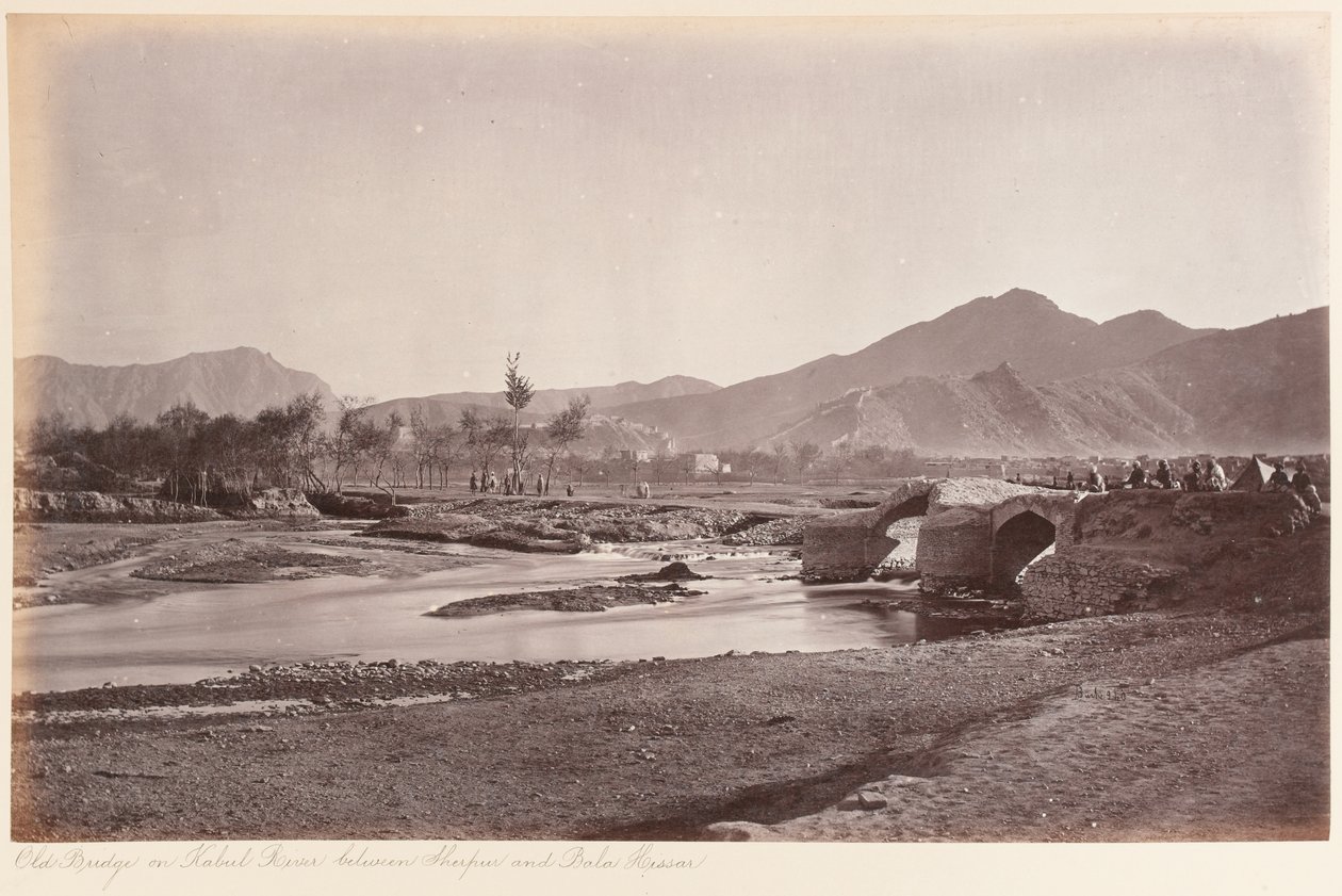 De oude brug over de Kabul-rivier door John Burke