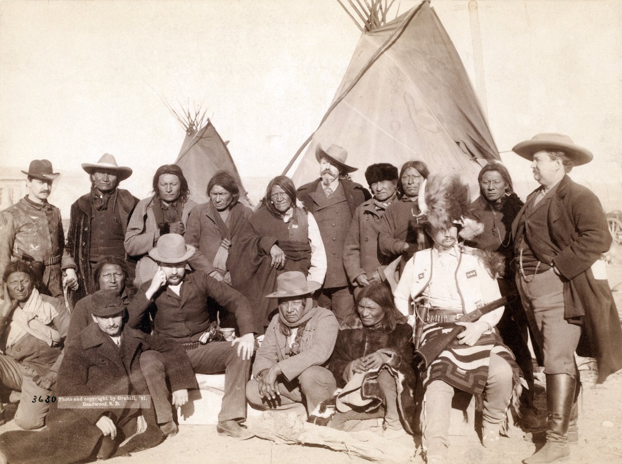 Indiaanse stamhoofden en Amerikaanse functionarissen in Pine Ridge, 1891 door John C. H. Grabill