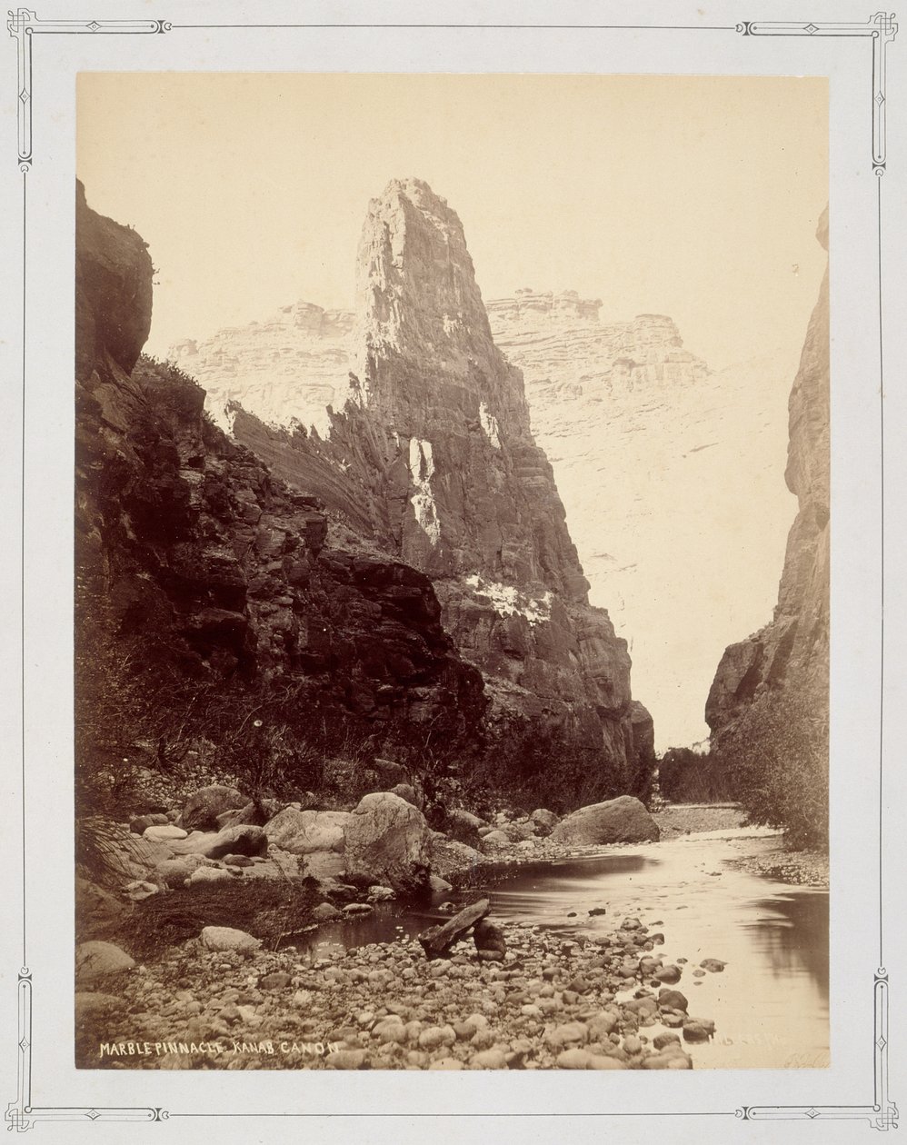 Marmeren rotspunt, Kanab Canyon door John K. Hillers