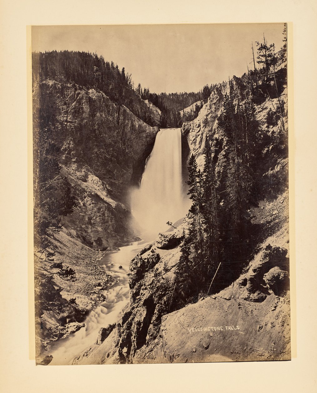 Yellowstone Falls door John K. Hillers