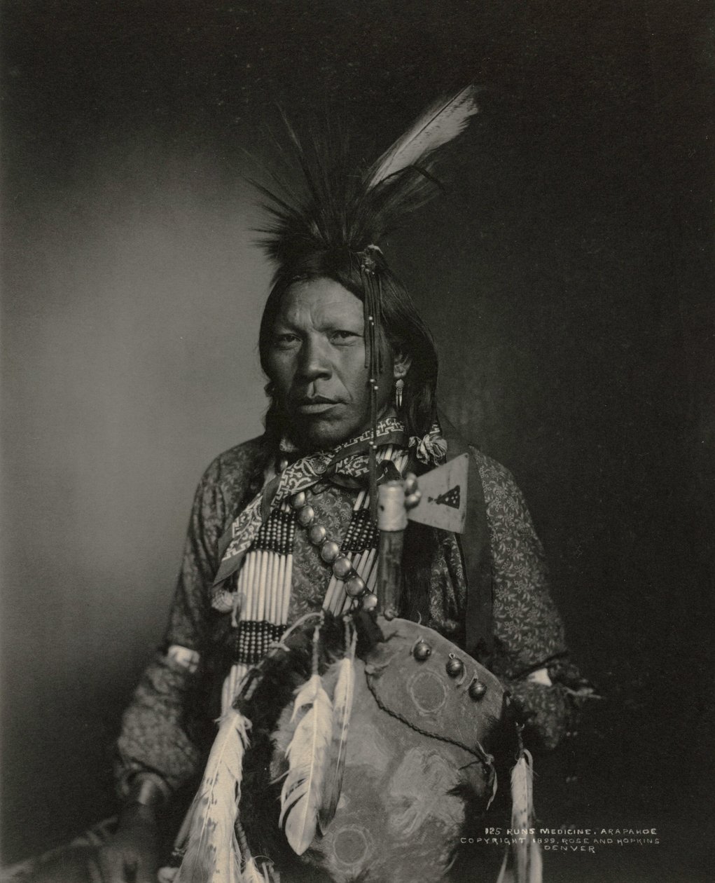 Runs Medicine, Arapahoe, 1898-1899 door John K. Rose