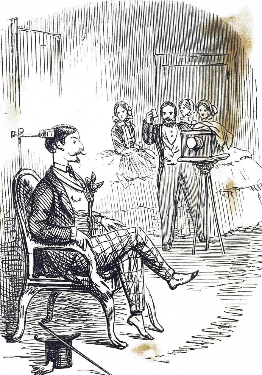 Cartoon van een hoofdsteun die wordt gebruikt om het onderwerp van de fotograaf stil te houden door John Tenniel