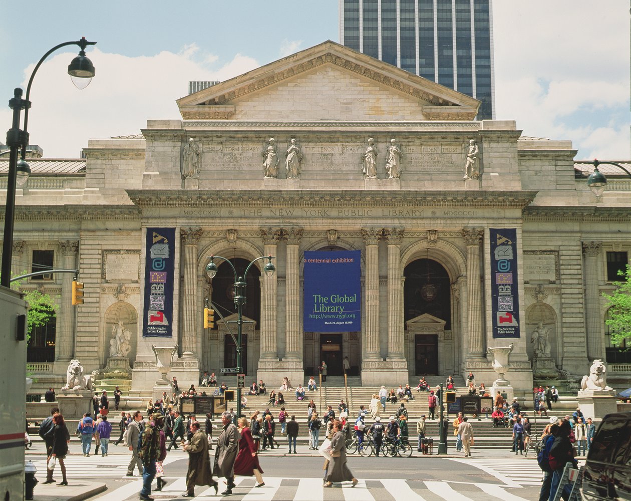 Detail van de gevel van de New York Public Library door John and Hastings, Thomas Carrere