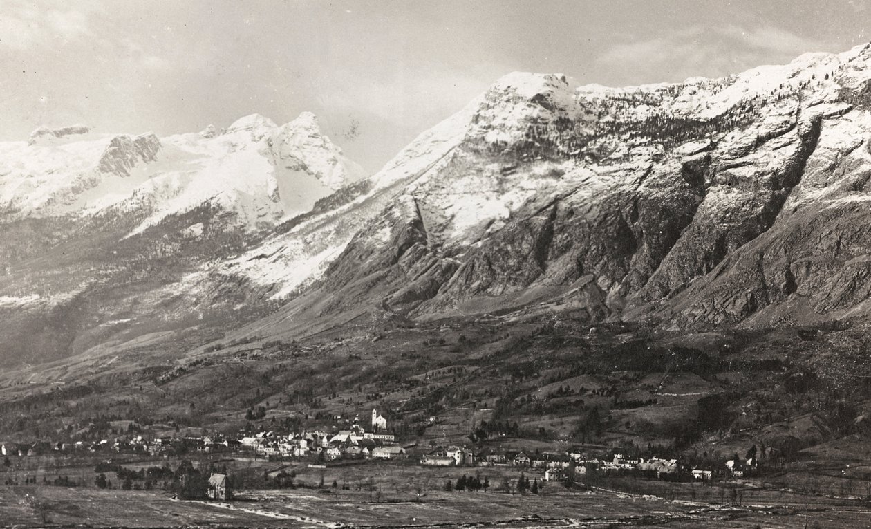 Mount Rombon (zwart-wit foto) door Josef Zohles