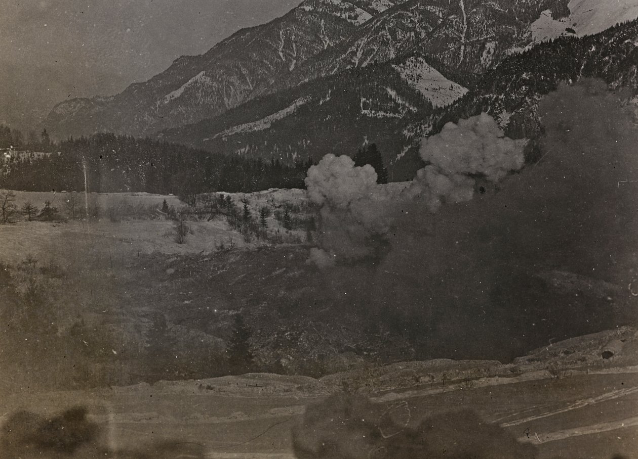 Album "Meine weltkriegs - Erinnerungen South-West Front (Karinthië, Italië, Zuid-Tirol) 31/03/1915-12/11/1918 - Josef Zohles Wenen": bombardementen door Josef Zohles