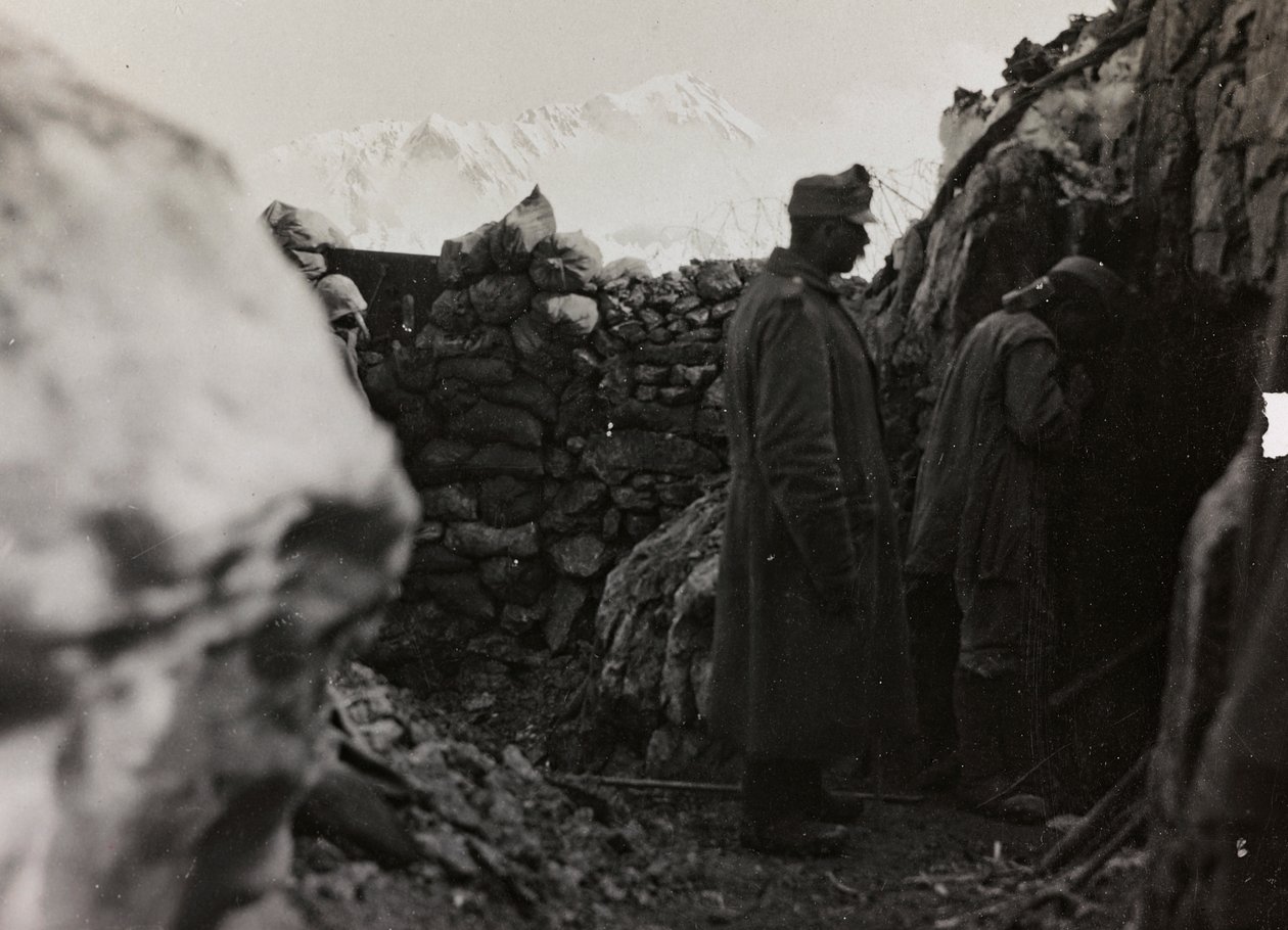 Album "Meine weltkriegs - Erinnerungen South-West Front (Karinthië, Italië, Zuid-Tirol) 31/03/1915-12/11/1918 - Josef Zohles Wien": soldaten in de loopgraven door Josef Zohles