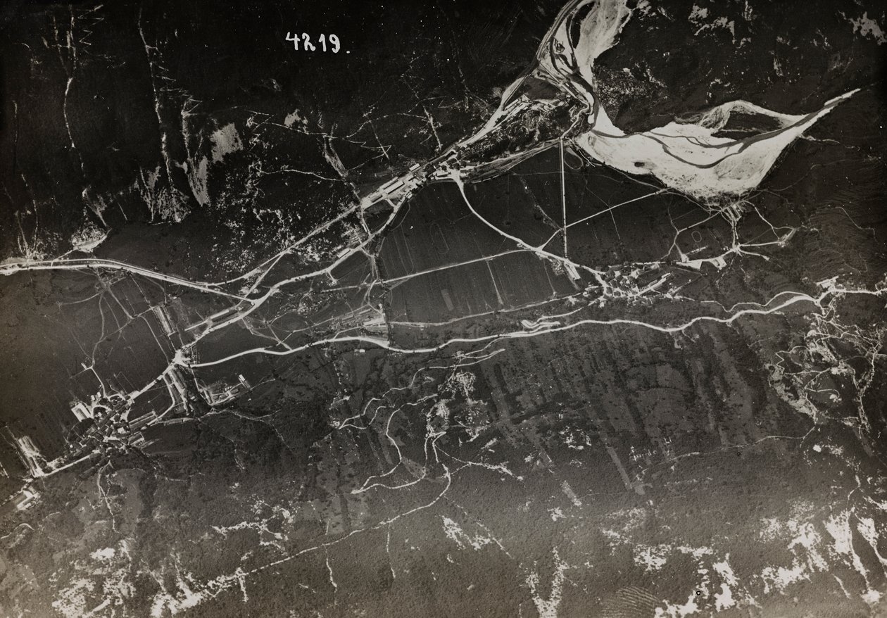 Album "Meine weltkriegs - Erinnerungen South-West Front (Carinthia, Italië, South Tyrol) 31/03/1915-12/11/1918 - Josef Zohles Wien": luchtfoto van de Italiaanse t door Josef Zohles