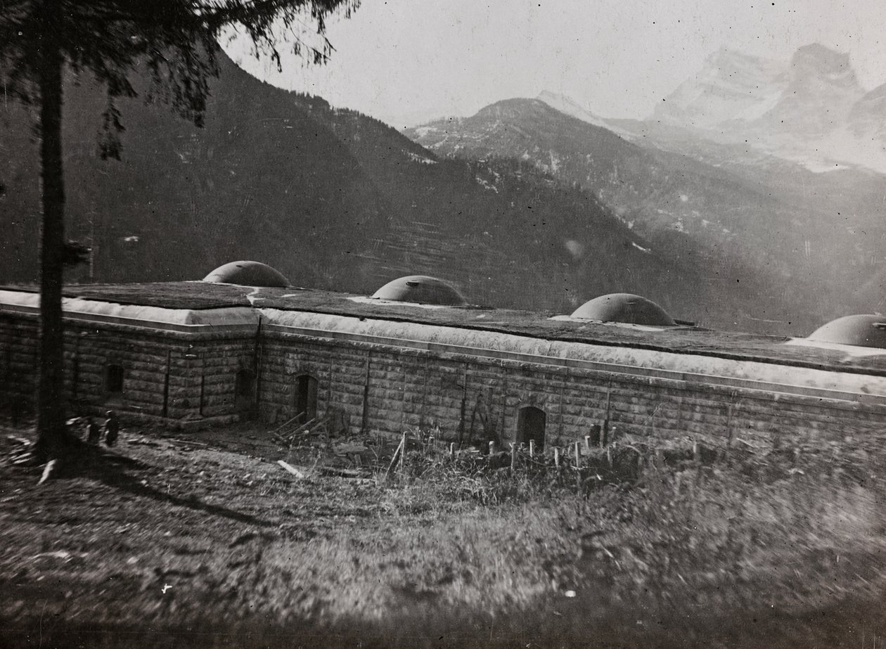 Album "Meine weltkriegs - Erinnerungen South-West Front (Karinthië, Italië, Zuid-Tirol) 31/03/1915-12/11/1918 - Josef Zohles Wien": een Italiaanse vesting door Josef Zohles