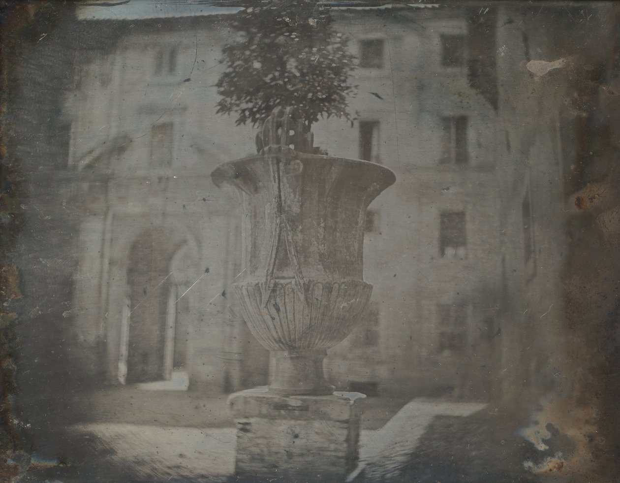 Vaas, Santa Cecilia in Trastevere, Rome, 1842 door Joseph Philibert Girault De Prangey
