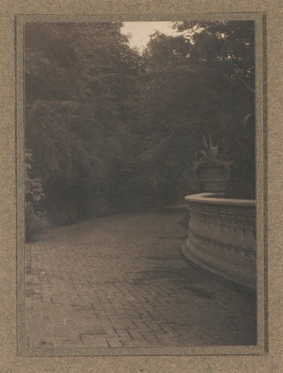 Scènes in een tuin door Joseph T. Keiley