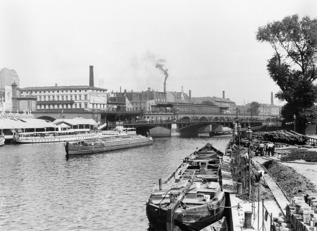 Uitzicht op de rivier Spree, Berlijn, c.1910 door Jousset