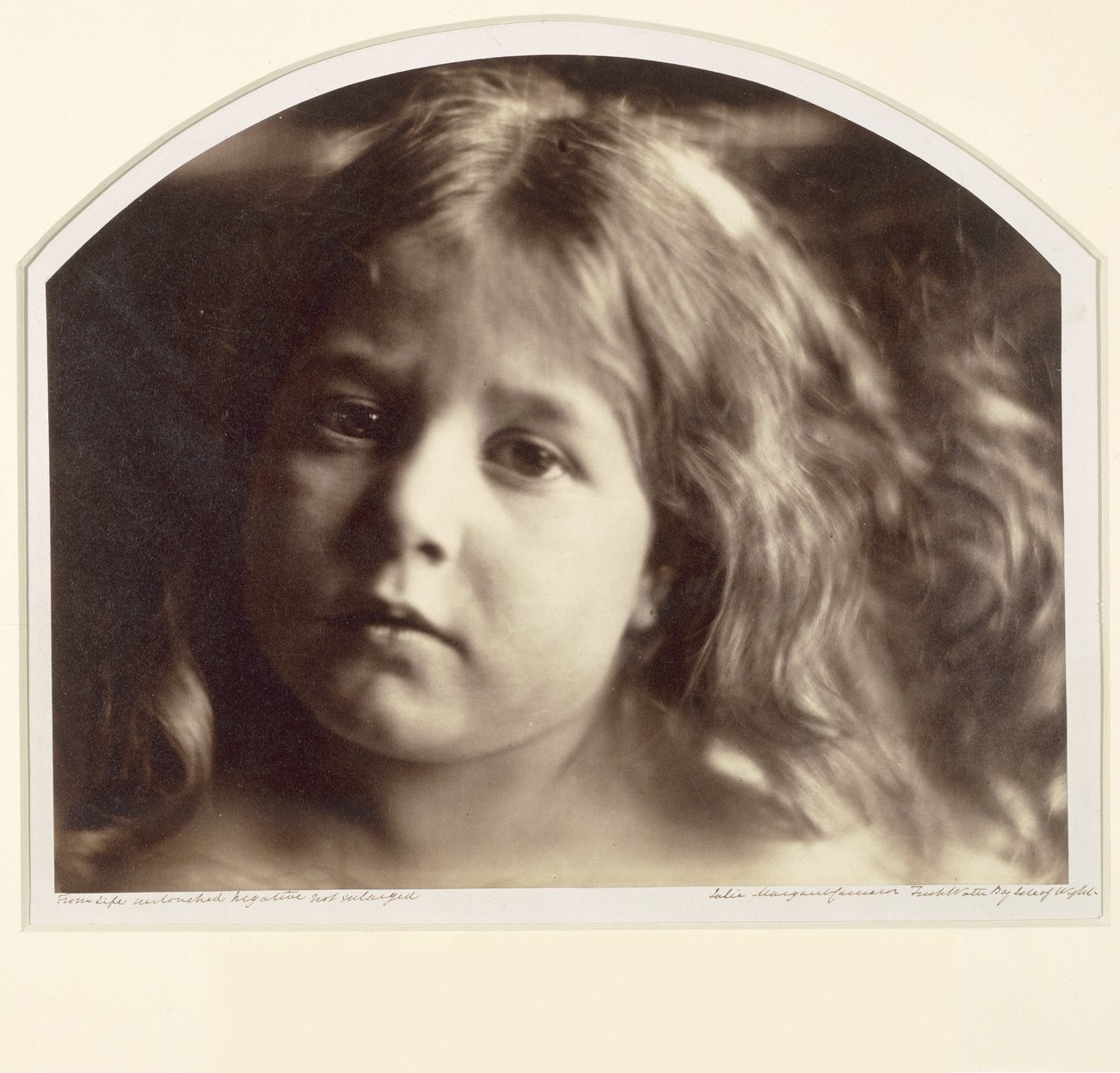 Portret van een Jong Meisje door Julia Margaret Cameron