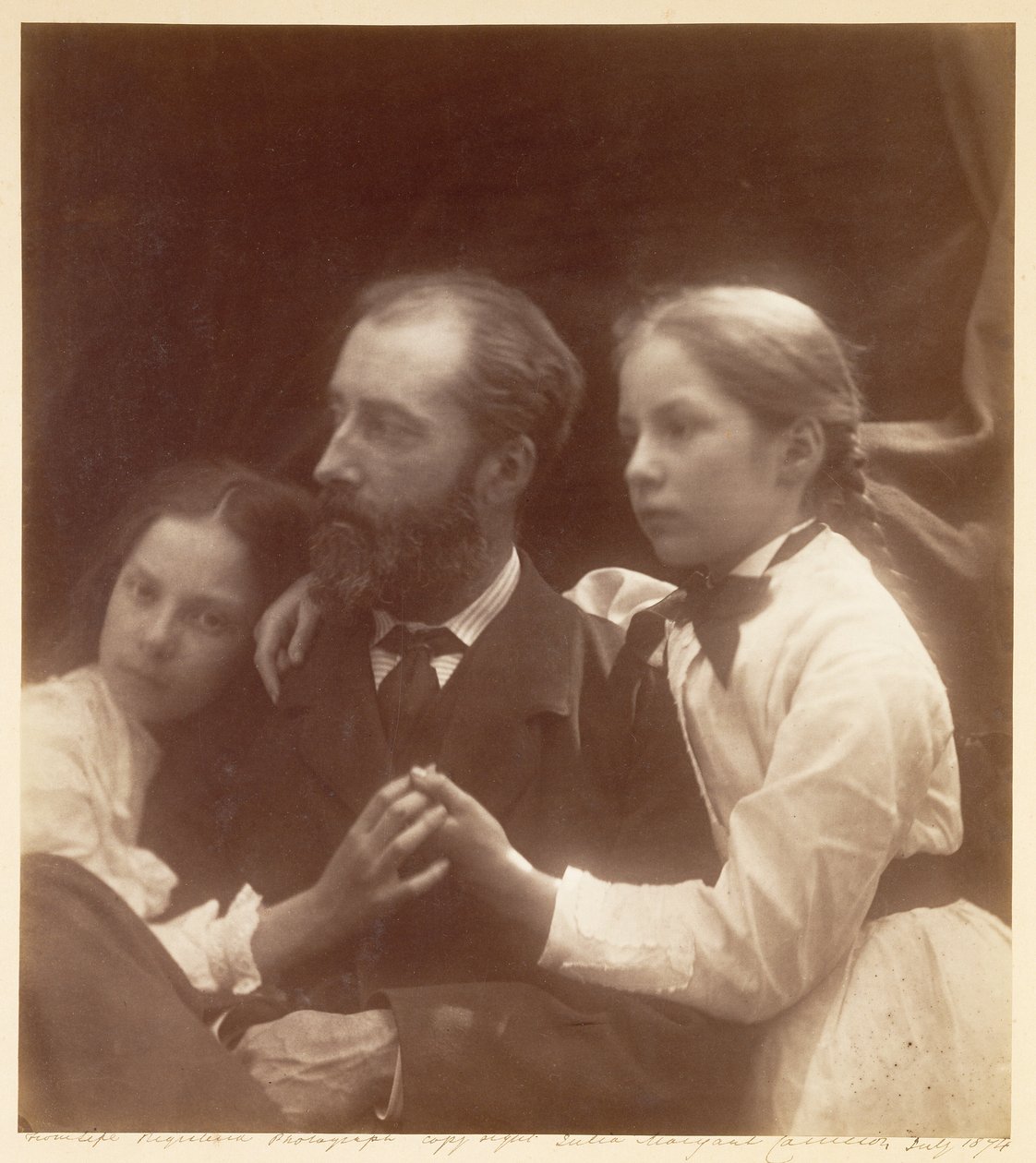 Charles Norman met zijn dochters Adeline en Margaret door Julia Margaret Cameron