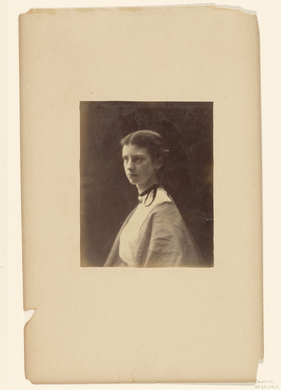 [Portret van een jonge vrouw] door Julia Margaret Cameron
