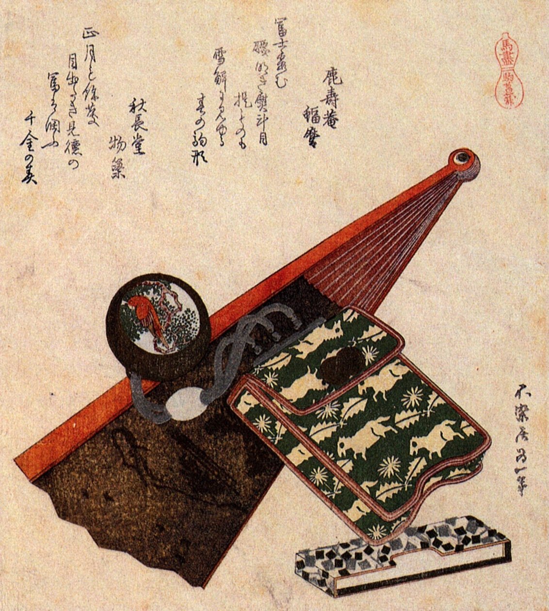Een leren buidel met kagami netsuke op een deels geopende waaier door Katsushika Hokusai