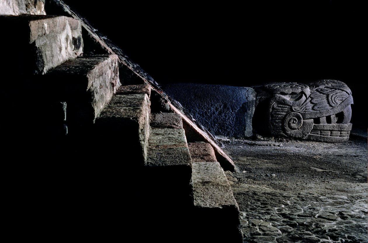 Slangenreplica op Grote Tempel, Tenochtitlan, Templo Mayor, Azteken, Mexico, Mexico-Stad, 2010 door Kenneth Garrett