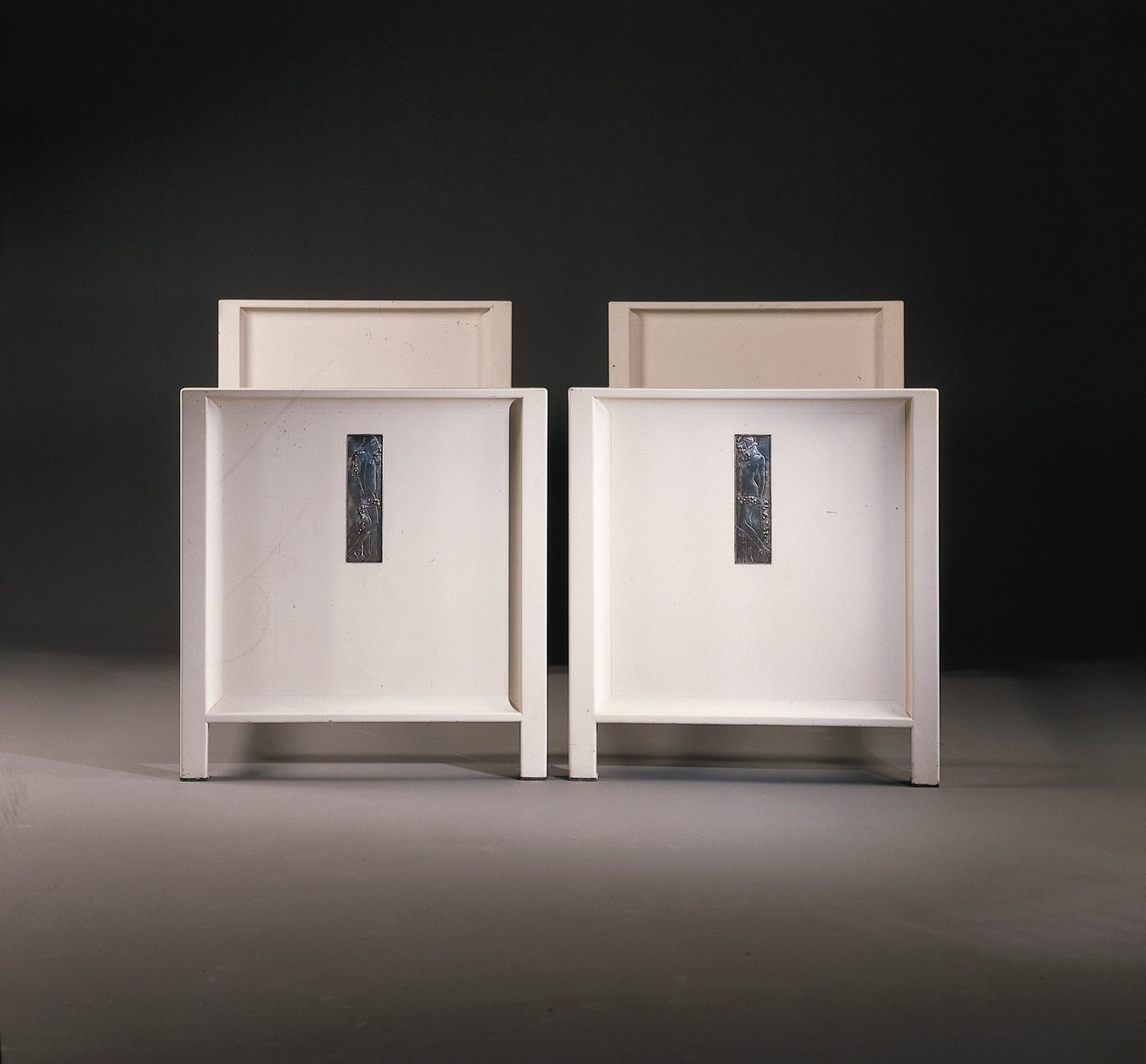 Een paar Wiener Werkstatte eenpersoonsbedden, c.1904 door Koloman Moser