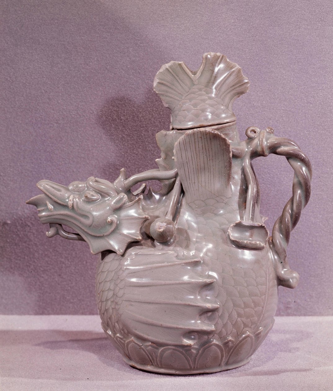 Koreaanse kunst: keramische aquamarijn in de vorm van een waterdraak. Koryo-periode door Korean School