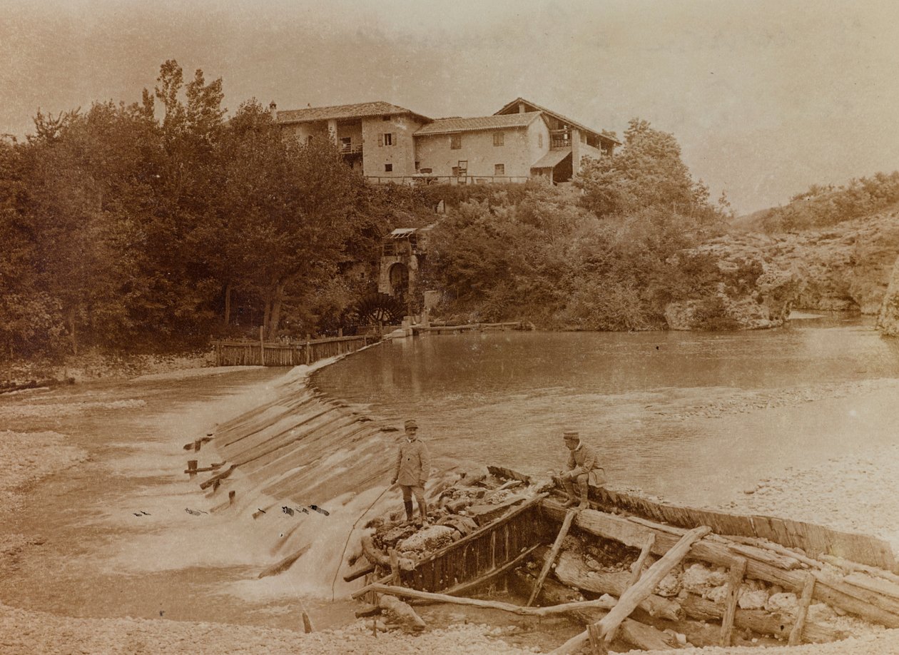 Album van de Eerste Wereldoorlog in Friuli-Venezia Giulia: de rivier Natisone in Premariacco, Udine, Italië door L. Verdiani