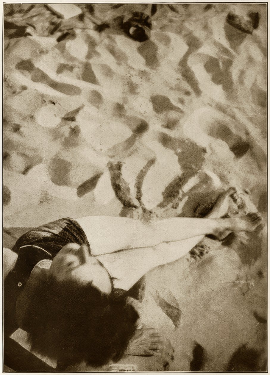 Juni-zon / Dit beeld kunt u van alle kanten bekijken door Laszlo Moholy Nagy