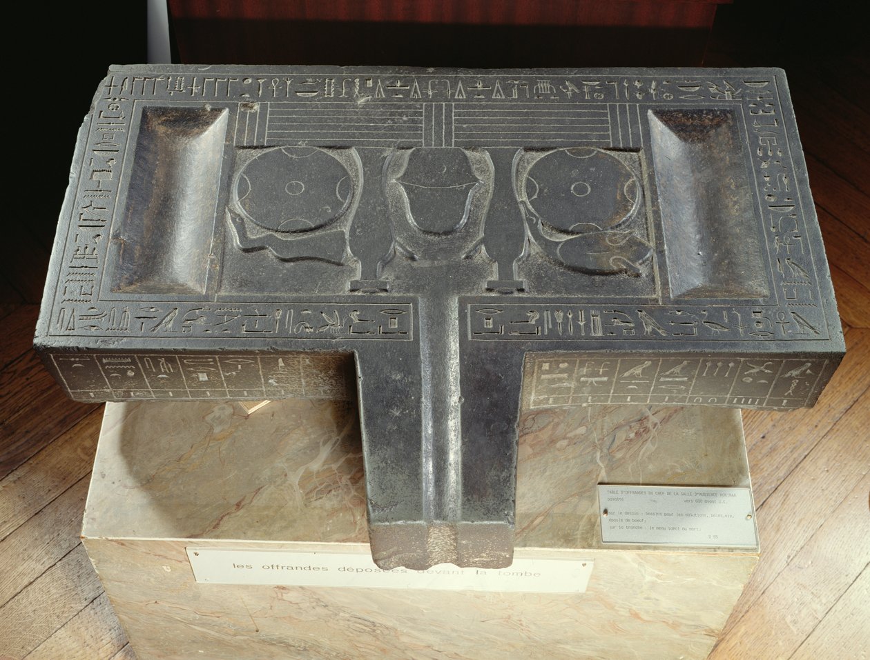 Votief tafel van Hor-ir-aa, Saïtisch door Late Period Egyptian