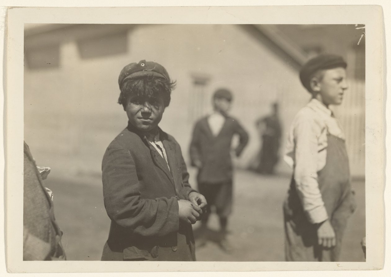 [Joe (José) Mello, Acushnet Mills, New Bedford, Massachusetts]. door Lewis W. Hine