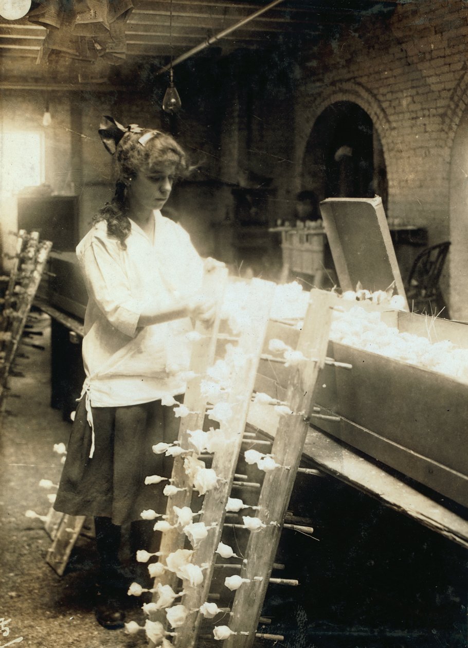 14-jarige Margaret Ciampa aan het werk bij de Boston Floral Supply Company in Boston, Massachusetts door Lewis Wickes Hine