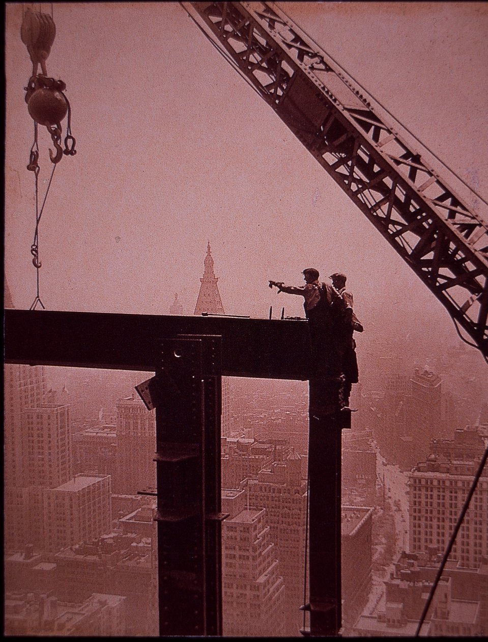 Empire State Building in aanbouw, plaatsing van een stalen balk door Lewis Wickes Hine