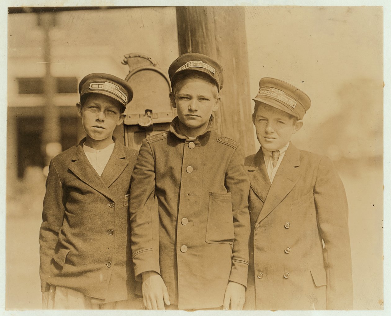 Koerierjongens in Jacksonville, Florida, 1913 door Lewis Wickes Hine