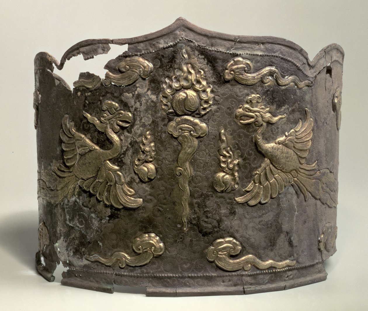 Zilveren en gedeeltelijk vergulde keizerlijke kroon, Liao-dynastie, 10e-11e eeuw door Liao Dynasty Chinese School