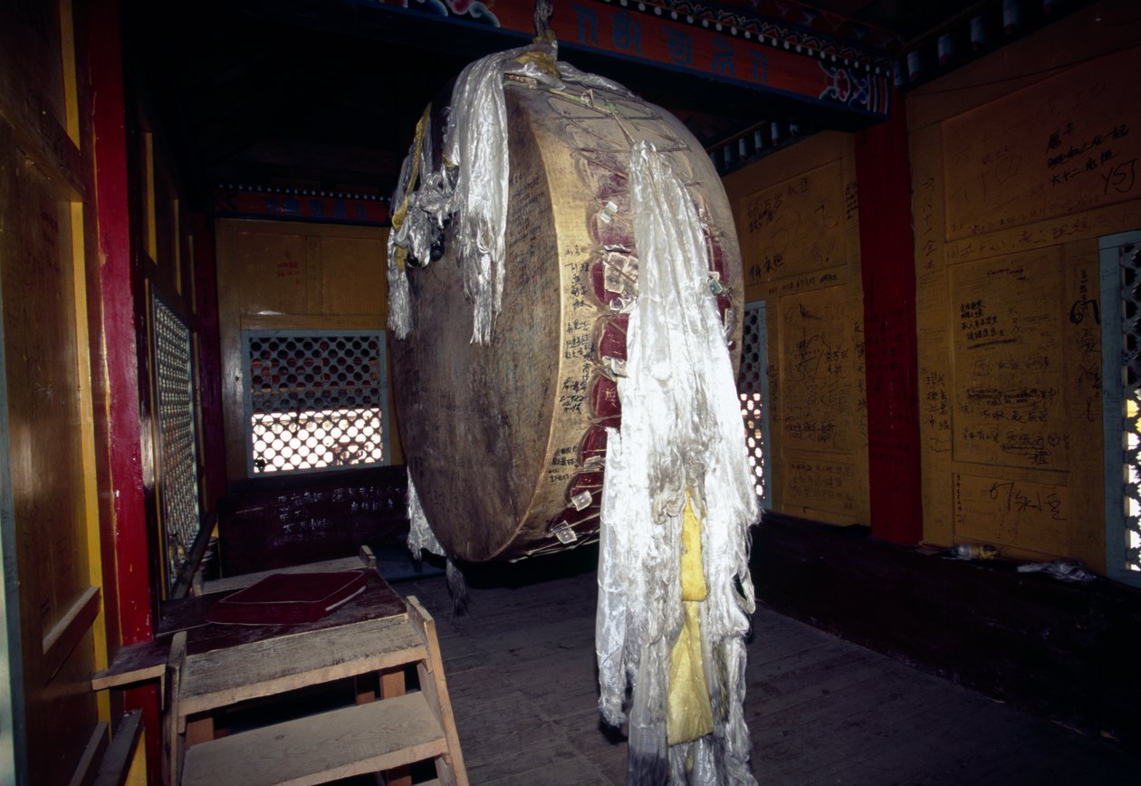 Gebedsmolen in het Ganden Sumtseling-klooster in Shangri-La, ook bekend als Zhongdian of Gyalthang, Yunnan, China door Unbekannt Unbekannt