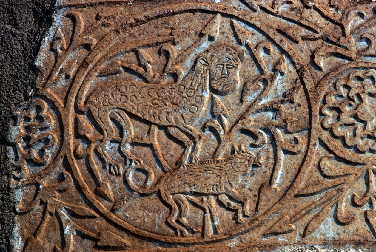 Stenen reliëf met fantastische dieren, kerk van de Dormition van de Maagd (Panagia Skripou), Orchomenus, Boeotië, Griekenland, 9e eeuw door Unbekannt Unbekannt