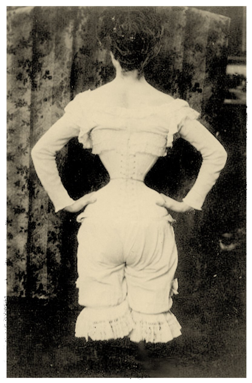 Vrouw die een korset draagt ca. 1865 (foto) door Unbekannt Unbekannt