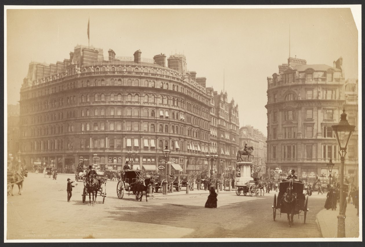 Grand Hotel, Charing Cross door London Stereoscopic and Photographic Company