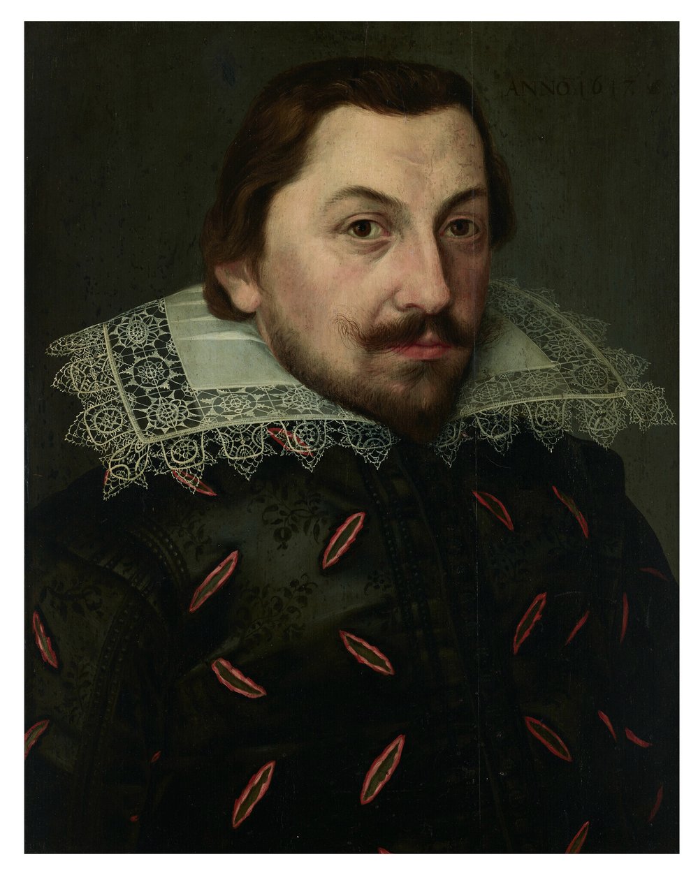 Portret van een man, borstomvang, in een zwart zijden wambuis met Puntonari kanten opstaande kraag door Lorenz Strauch