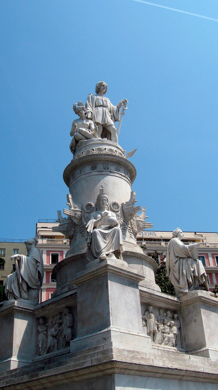 Monument ter ere van de navigator Christoffel Columbus (Cristoforo Colombo). Marmeren beeldhouwwerk door Lorenzo Bartolini (1777-1850). Piazza Acquaverde Genua (Genova) Italië door Lorenzo Bartolini