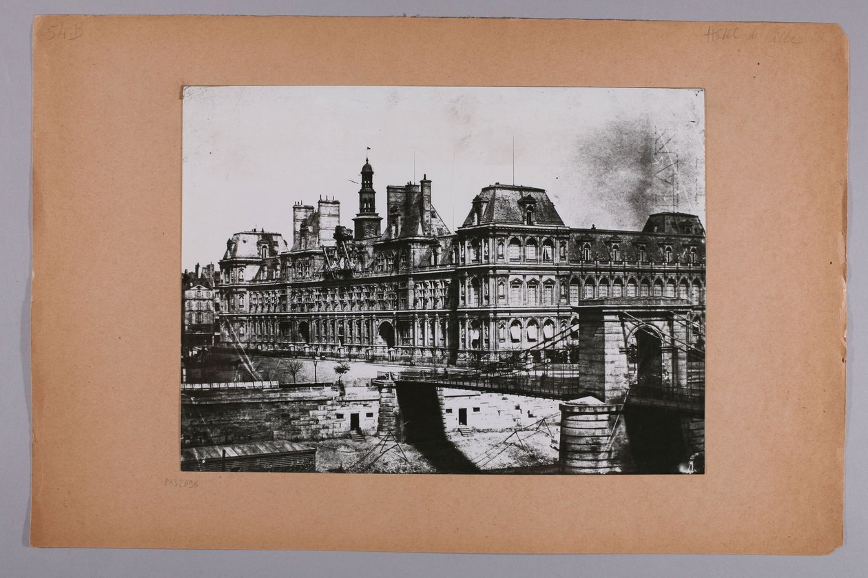 Gevel van het voormalige stadhuis, aan het begin van de Arcole-brug. Rond 1860. 4e arrondissement, Parijs. door Louis-Rémy Robert