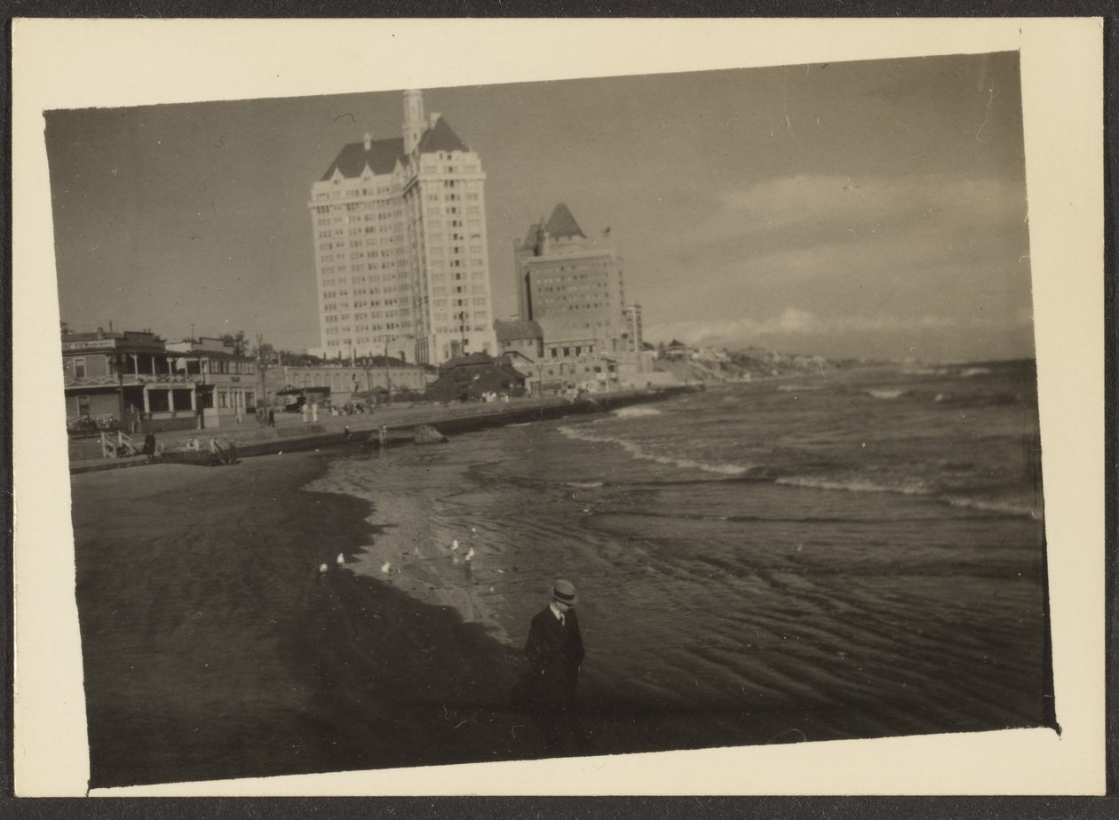 [Strandtafereel] door Louis Fleckenstein