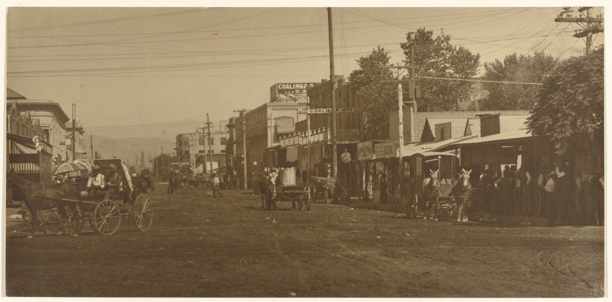 [Coalinga Hotel en Main Street] door Louis Fleckenstein