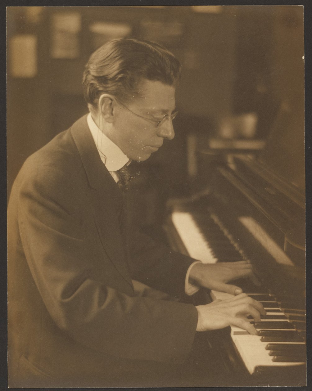 [Homer Grunn aan de piano] door Louis Fleckenstein