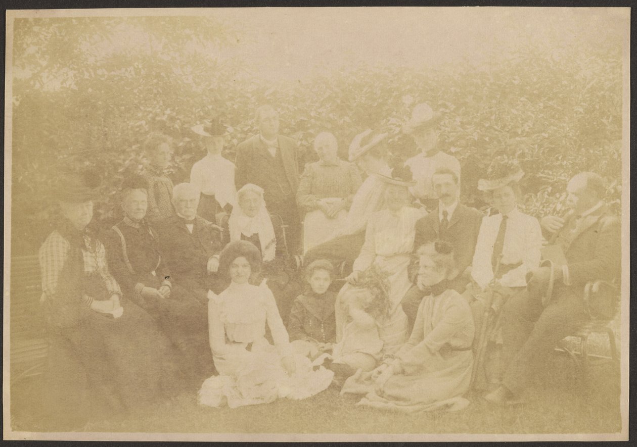 [Grote groepsfoto van de familie] door Louis Fleckenstein