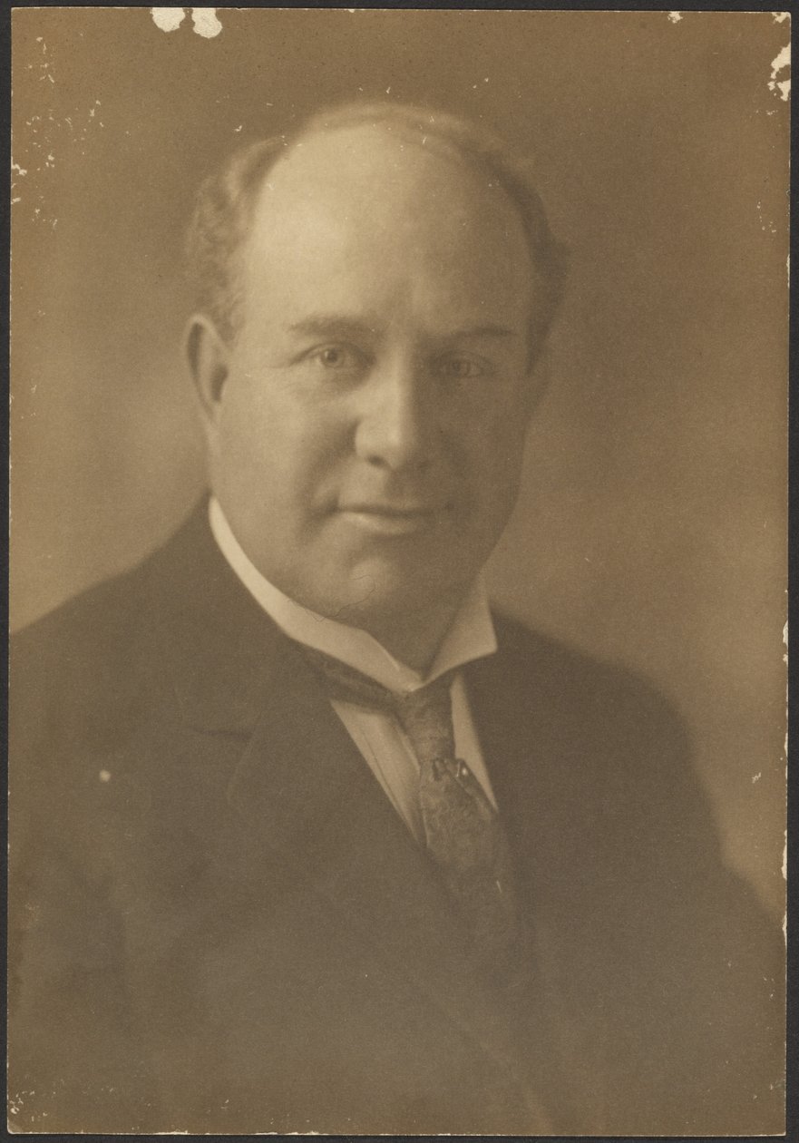 [Portret van een man met een kalend hoofd] door Louis Fleckenstein