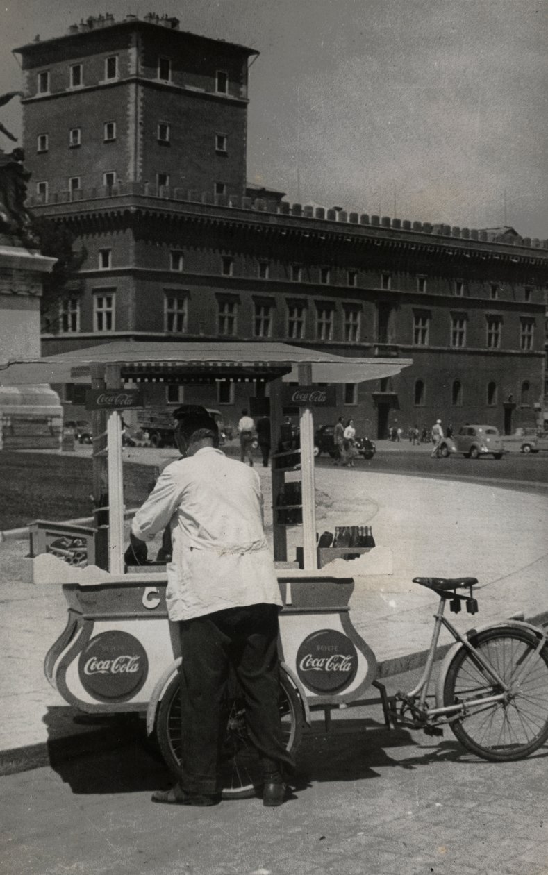 Gelato-venter (ijsverkoper) op Piazza Venezia, Rome door Luigi Leoni