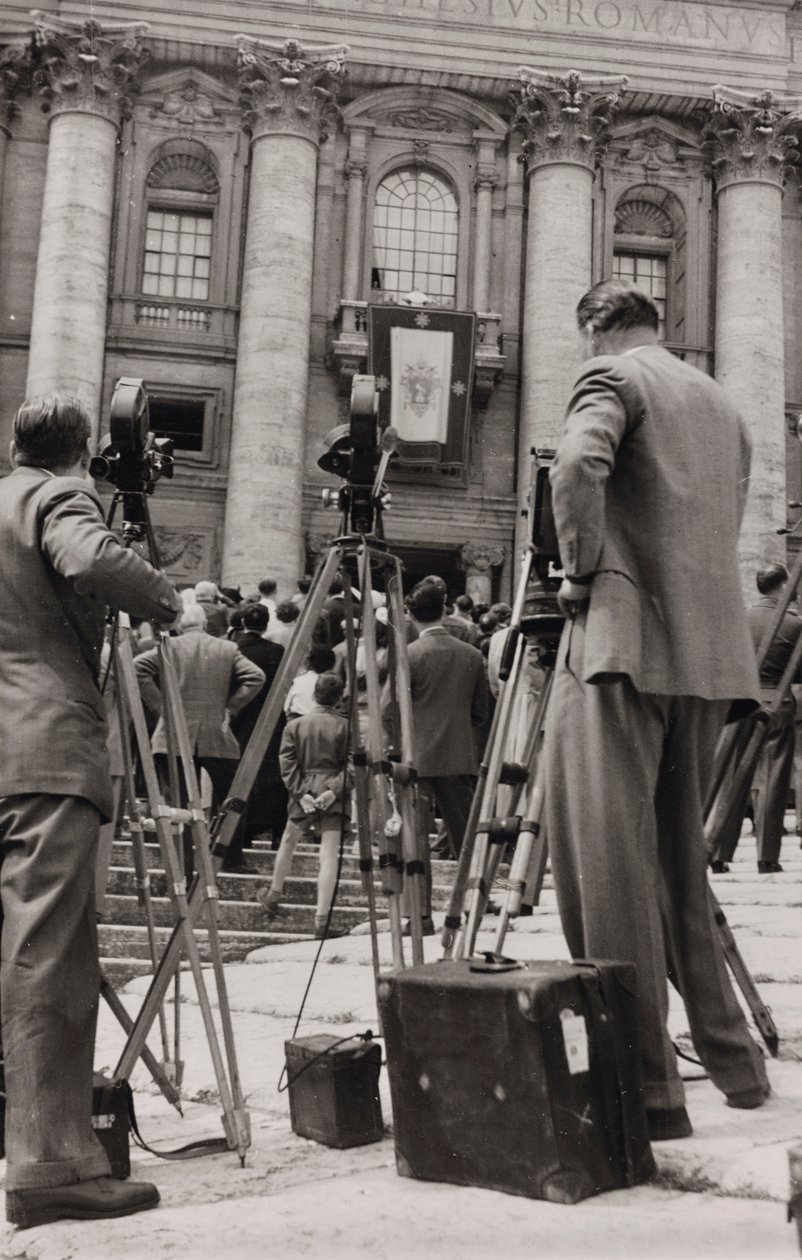 Fotografen op het Sint-Pietersplein in Rome door Luigi Leoni