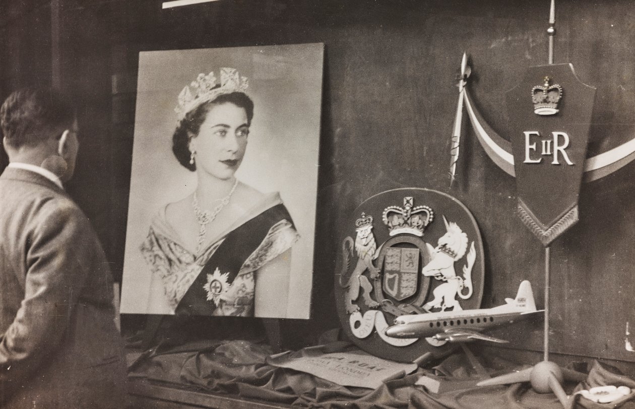 Showcase Welkom aan de Koningin van Engeland Elizabeth II door Luigi Leoni