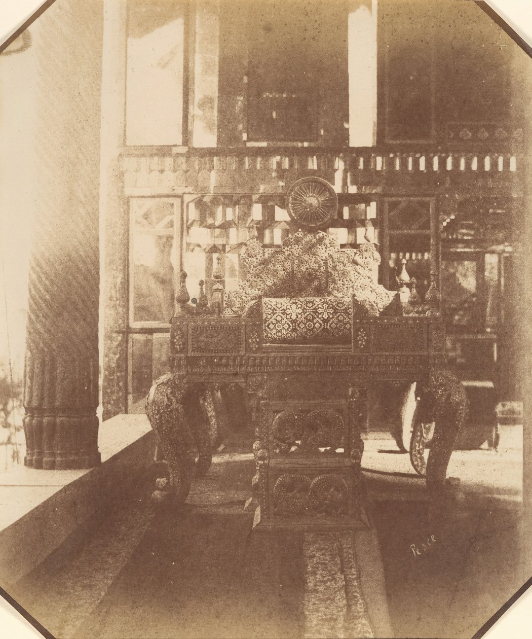 [Golestan, De Pauwentroon, Teheran, Iran] Takht-I Taous, 1840s-60s door Luigi Pesce