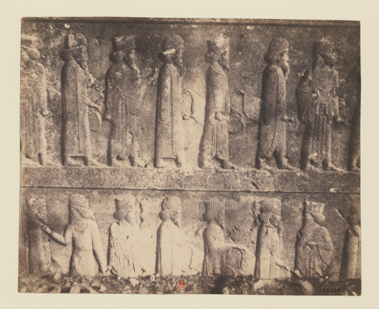 Uitzicht 13 - Persepolis. Reliëf van de Apadana door Luigi Pesce