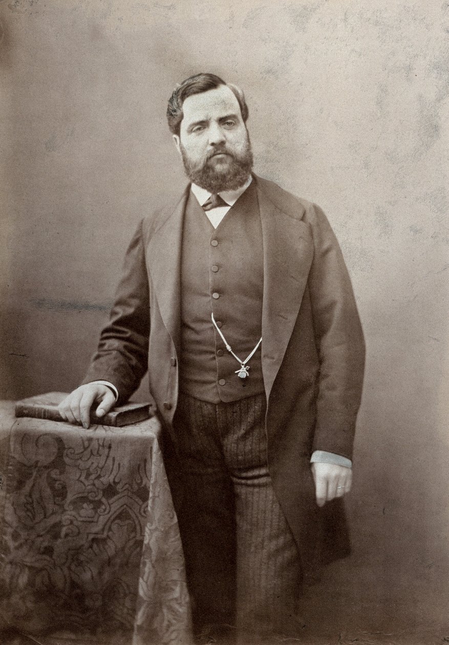 Driekwart lengte portret van de schilder Thomas Couture, met snor en dikke baard door Marie Alexandre Alophe